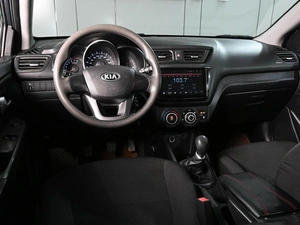 Седан Kia Rio 2013 года, 979000 рублей, Аксай