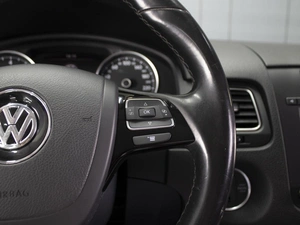 Внедорожник Volkswagen Touareg 2014 года, 2280000 рублей, Омск