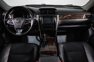 Седан Toyota Camry 2015 года, 2149000 рублей, Сургут