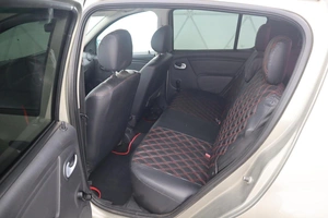 Хэтчбек Renault Sandero 2011 года, 735000 рублей, Орёл