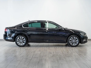 Седан Volkswagen Passat 2018 года, 1699000 рублей, Саратов