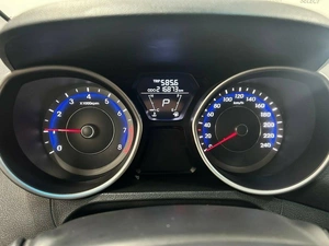 Седан Hyundai Avante 2011 года, 889000 рублей, Красноярск