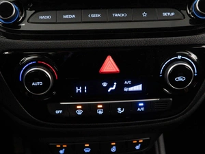 Седан Hyundai Solaris 2021 года, 1599077 рублей, Москва