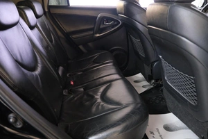 Внедорожник Toyota RAV4 2011 года, 1689000 рублей, Омск