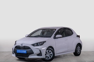 Хетчбэк Toyota Yaris 2021 года, 1319000 рублей, Томск