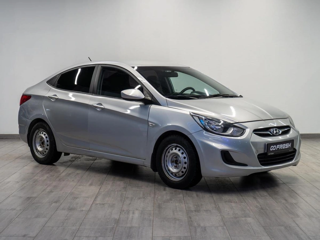 Седан Hyundai Solaris 2013 года, 719000 рублей, Саратов