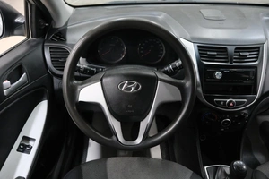 Хетчбэк Hyundai Solaris 2013 года, 969000 рублей, Омск