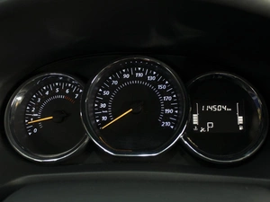 Седан Renault Logan Stepway 2021 года, 1230000 рублей, Омск