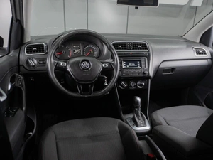 Седан Volkswagen Polo 2018 года, 880000 рублей, Тюмень