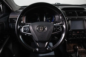 Седан Toyota Camry 2015 года, 2149000 рублей, Сургут