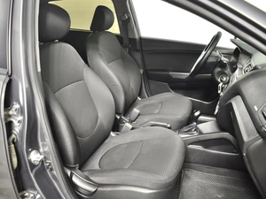 Хетчбэк Kia Rio 2016 года, 799900 рублей, Казань