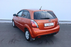 Хэтчбек Kia Rio 2011 года, 650000 рублей, Брянск