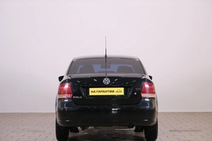 Седан Volkswagen Polo 2011 года, 719000 рублей, Омск