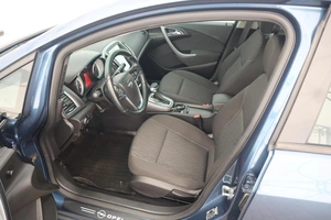 Седан Opel Astra 2014 года, 955000 рублей, Орёл