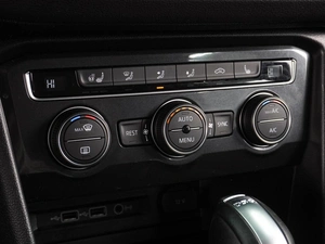 Внедорожник Volkswagen Tiguan 2018 года, 2399000 рублей, Воронеж