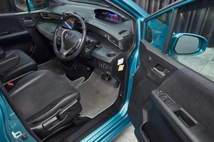 Минивэн Honda Freed 2012 года, 999000 рублей, Красноярск