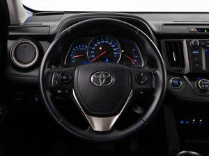 Внедорожник Toyota RAV4 2013 года, 1997444 рублей, Москва