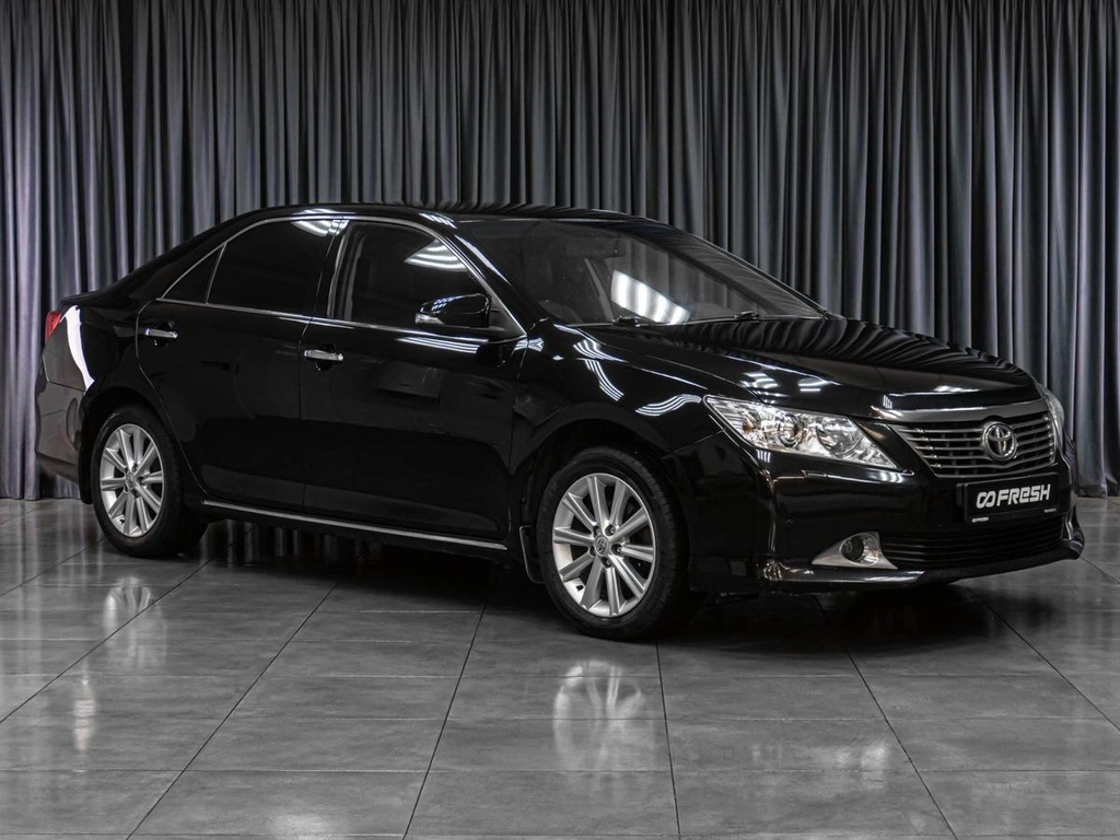 Седан Toyota Camry 2014 года, 1799000 рублей, Тюмень