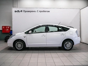Лифтбек Toyota Prius 2009 года, 840000 рублей, Красноярск