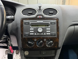 Седан Ford Focus 2006 года, 497000 рублей, Красноярск