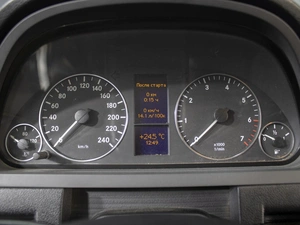 Хетчбэк Mercedes-benz A-класс 2012 года, 920000 рублей, Омск