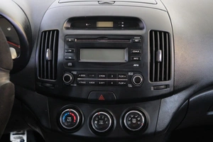 Седан Hyundai Elantra 2010 года, 759000 рублей, Омск