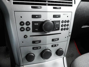 Хетчбэк Opel Astra 2011 года, 634000 рублей, Воронеж