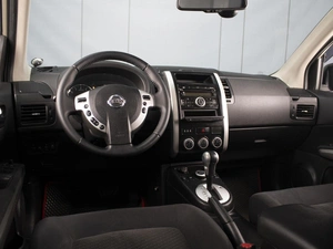 Внедорожник Nissan X-Trail 2011 года, 1275000 рублей, Омск