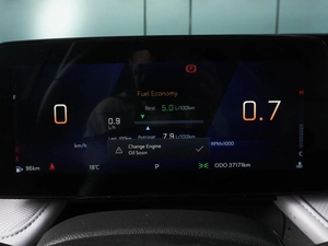 Седан Chevrolet Monza 2023 года, 1580000 рублей, Красный Пахарь