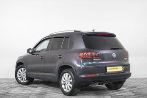 Внедорожник Volkswagen Tiguan 2016 года, 1649000 рублей, Кемерово