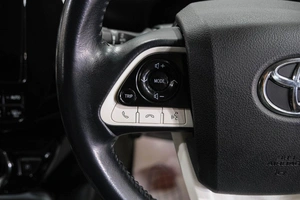 Лифтбек Toyota Prius 2016 года, 1629000 рублей, Новокузнецк