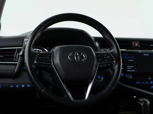 Седан Toyota Camry 2018 года, 2734444 рублей, Москва