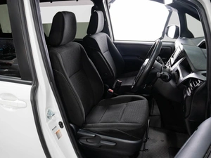Минивэн Toyota Noah 2018 года, 2530000 рублей, Тюмень