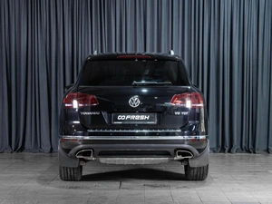 Внедорожник Volkswagen Touareg 2015 года, 3355000 рублей, Волгоград