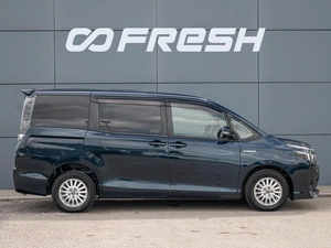 Минивэн Toyota Voxy 2014 года, 1660000 рублей, Краснодар