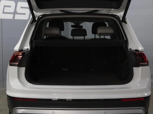 Внедорожник Volkswagen Tiguan 2019 года, 2880000 рублей, Омск