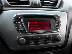 Седан Kia Rio 2013 года, 699000 рублей, Волгоград