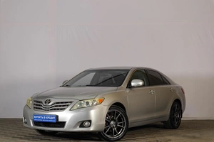 Седан Toyota Camry 2011 года, 1319000 рублей, Тюмень
