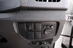 Лифтбек Toyota Prius 2012 года, 1199000 рублей, Красноярск