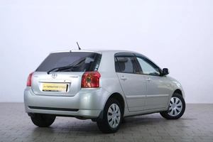 Хетчбэк Toyota Corolla 2006 года, 889000 рублей, Омск
