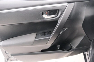 Седан Toyota Corolla 2018 года, 1749000 рублей, Красноярск