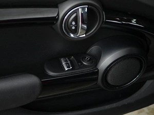Хетчбэк MINI Cooper 2018 года, 2077077 рублей, Москва