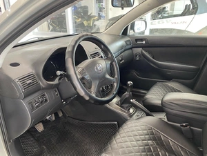 Седан Toyota Avensis 2008 года, 855000 рублей, Красноярск