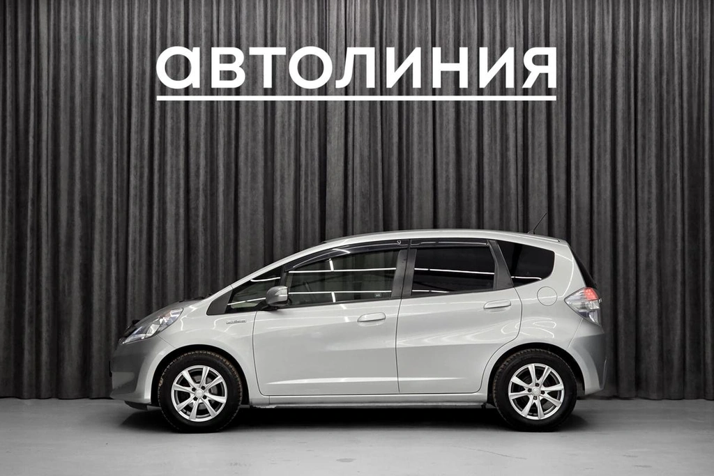 Хетчбэк Honda Fit 2013 года, 799000 рублей, Красноярск