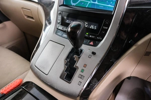 Минивэн Toyota Alphard 2012 года, 2429000 рублей, Красноярск