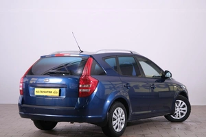 Хетчбэк Kia Ceed 2009 года, 899000 рублей, Омск