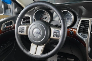 Внедорожник Jeep Grand Cherokee 2012 года, 1679000 рублей, Тюмень