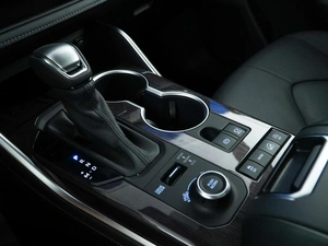 Внедорожник Toyota Highlander 2026 года, 5427077 рублей, Москва