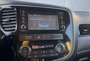 Внедорожник Mitsubishi Outlander 2017 года, 1920000 рублей, Солонцы