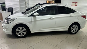 Седан Hyundai Solaris 2014 года, 679000 рублей, Ачинск